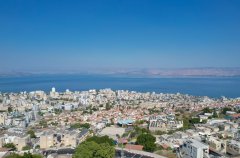אחוזת התכלת 17
